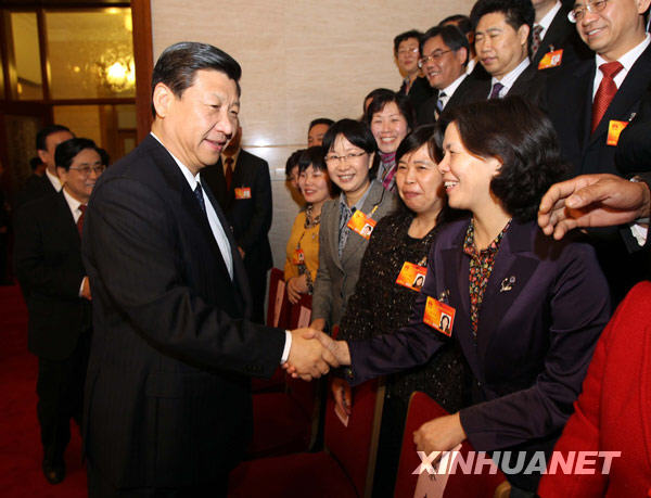 3月6日，中共中央政治局常委、国家副主席习近平参加十一届全国人大三次会议浙江代表团的审议。
